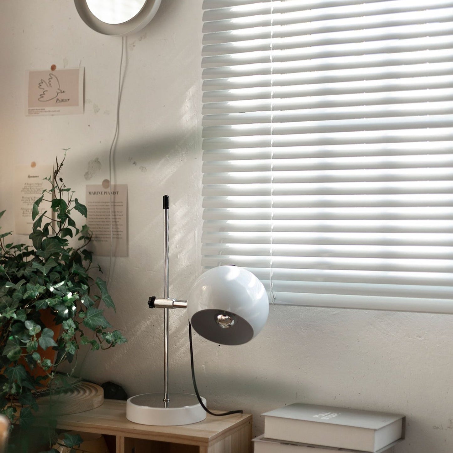 PivotGlow – Modern Adjustable Desk Light