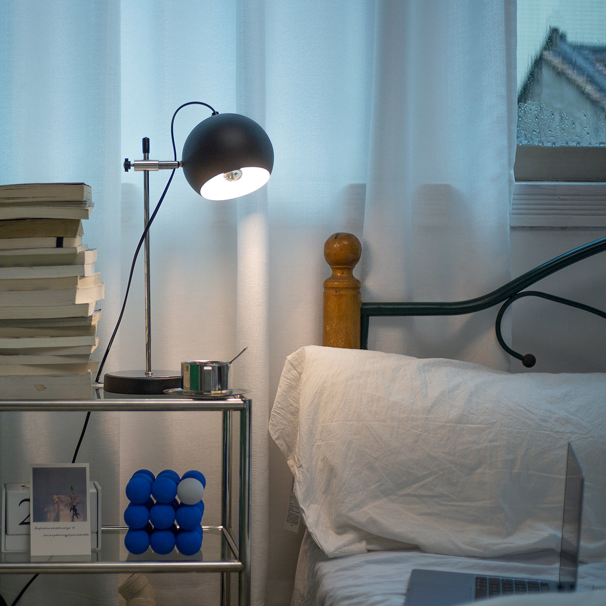 PivotGlow – Modern Adjustable Desk Light