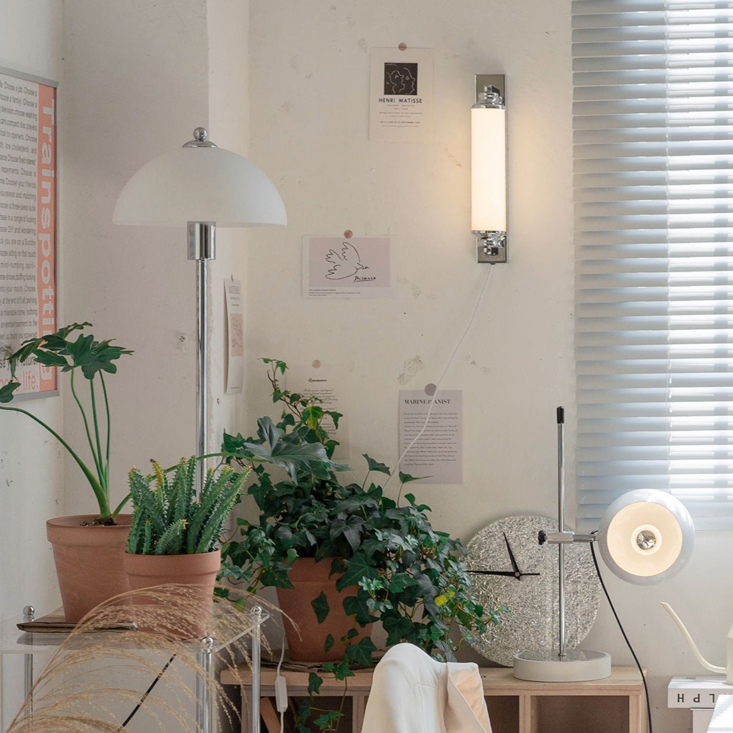 PivotGlow – Modern Adjustable Desk Light