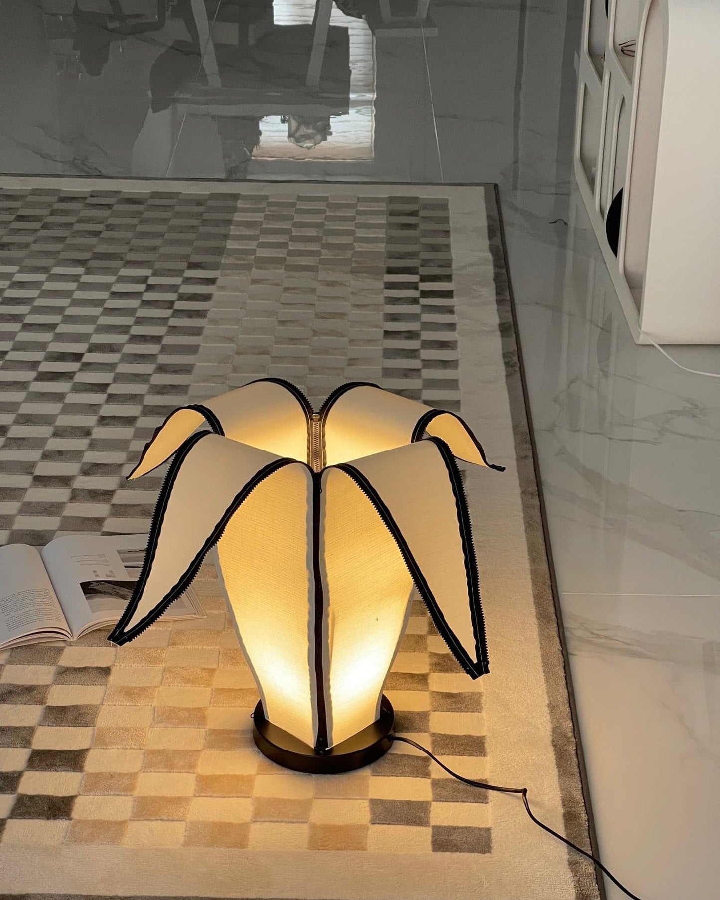 GlowBanana - Lampada da Tavolo con Forma di Banana Gioiosa e Luce Morbida