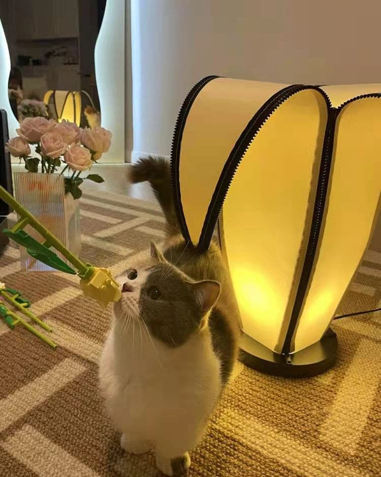 GlowBanana - Lampada da Tavolo con Forma di Banana Gioiosa e Luce Morbida