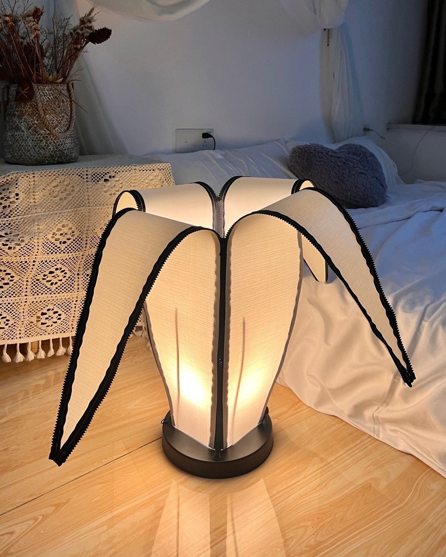 GlowBanana - Lampada da Tavolo con Forma di Banana Gioiosa e Luce Morbida
