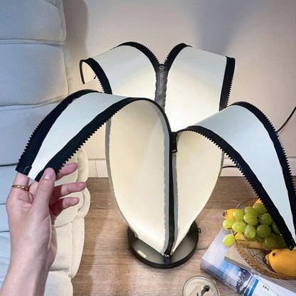 GlowBanana - Lampada da Tavolo con Forma di Banana Gioiosa e Luce Morbida