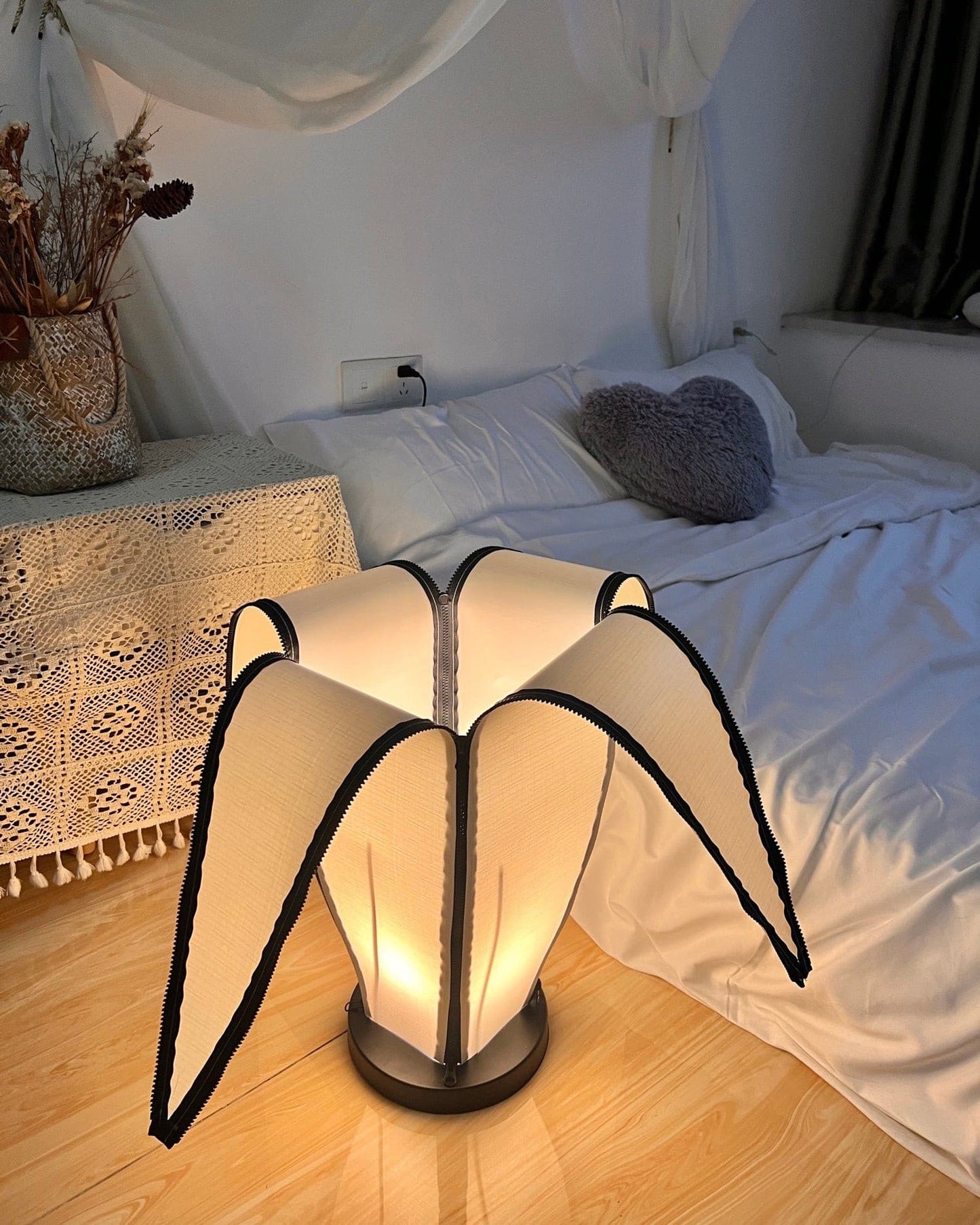 GlowBanana - Lampada da Tavolo con Forma di Banana Gioiosa e Luce Morbida