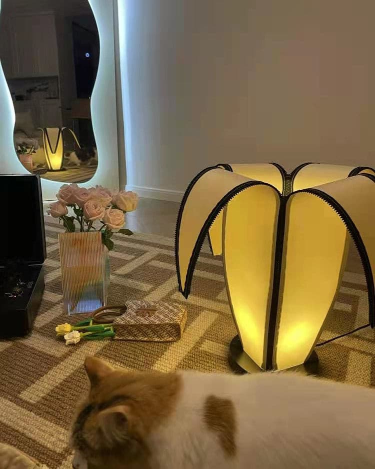 GlowBanana - Lampada da Tavolo con Forma di Banana Gioiosa e Luce Morbida