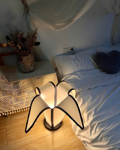 GlowBanana - Lampada da Tavolo con Forma di Banana Gioiosa e Luce Morbida