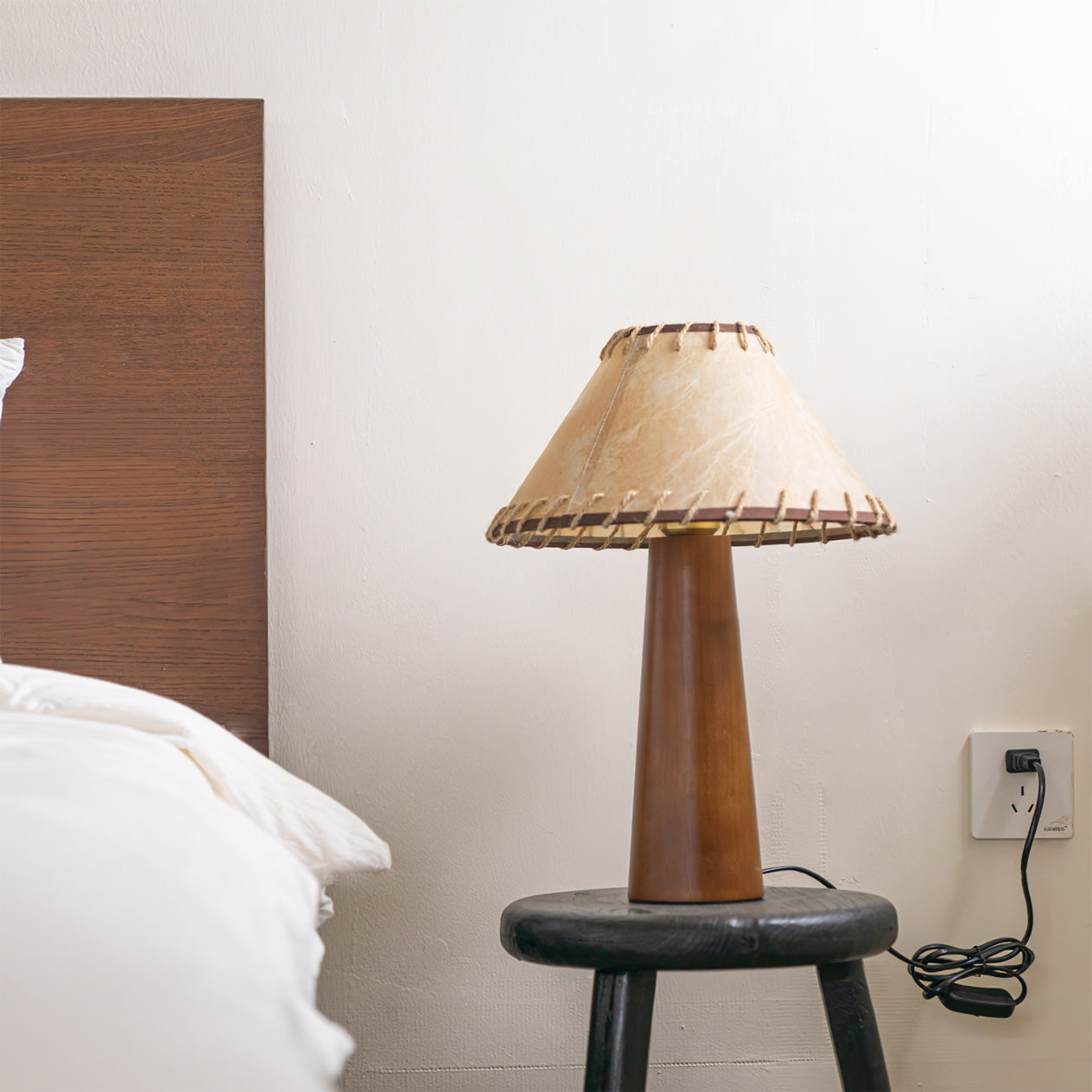 ClearGlow - Lampe de table élégante