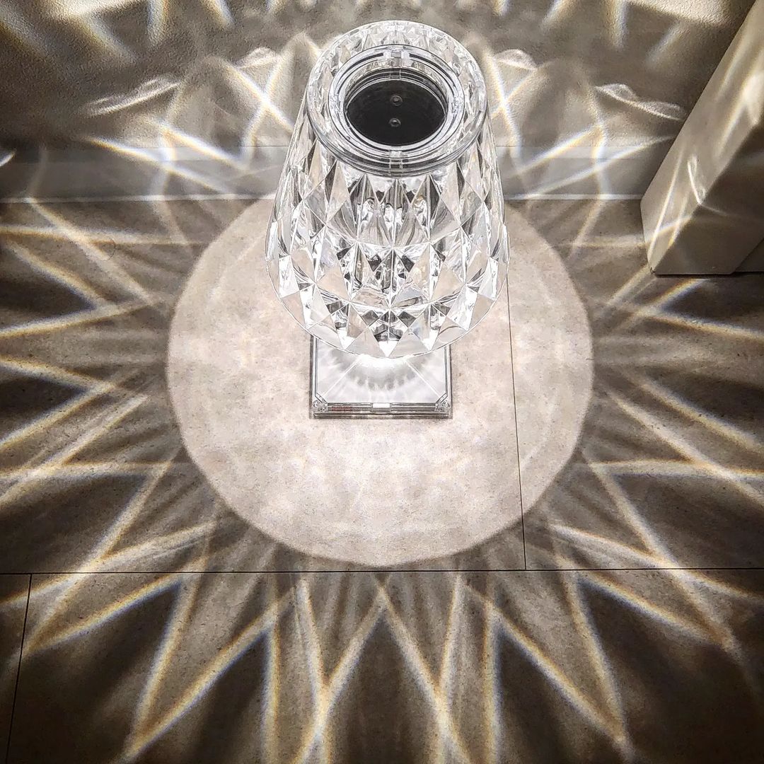 SparkleBeam - Moderne LED-lampe med et strejf af glamour