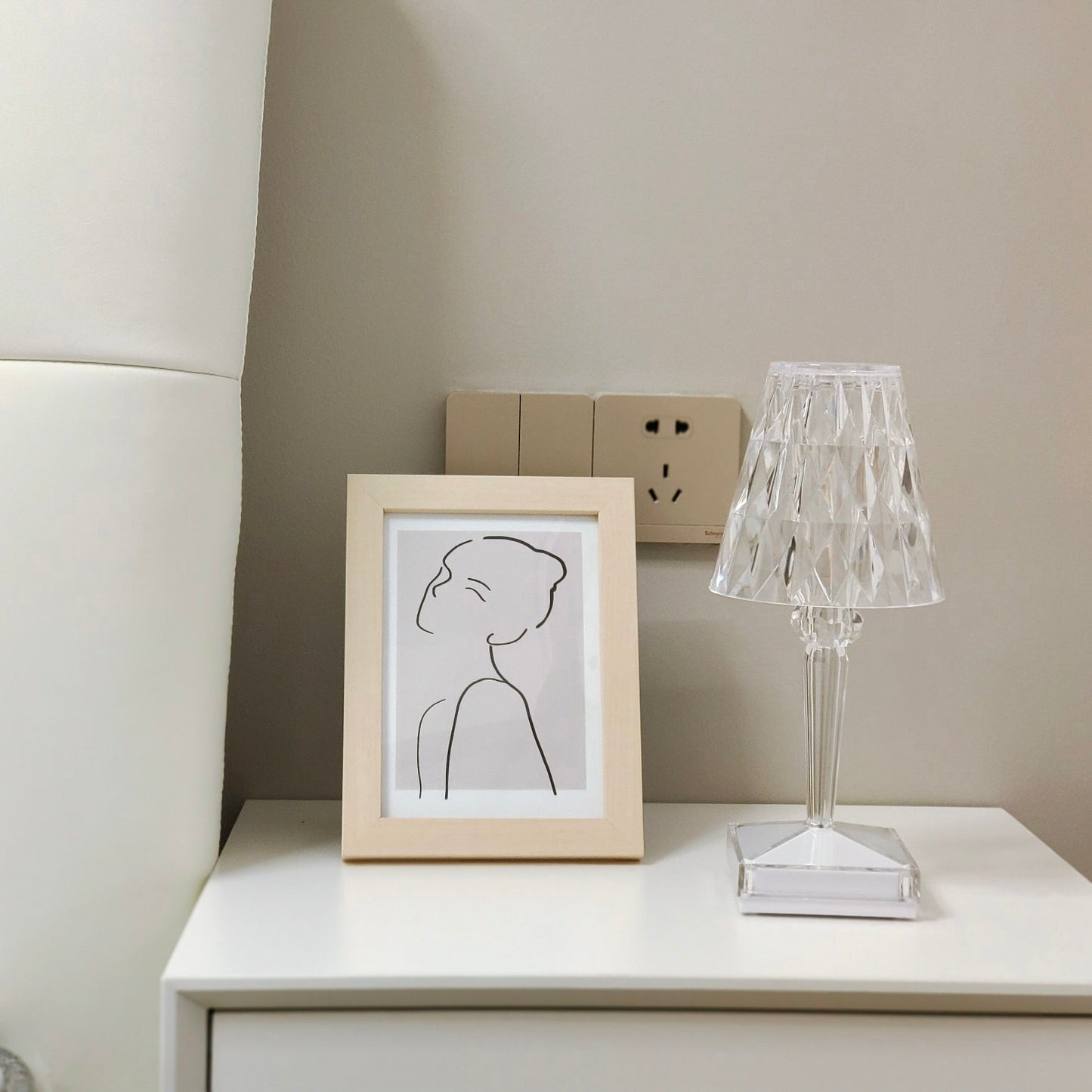 SparkleBeam - Moderne LED-lampe med et strejf af glamour