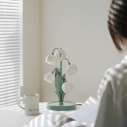 FloraLuxe – Wyrafinowane Wnętrze Światła z Orchideą