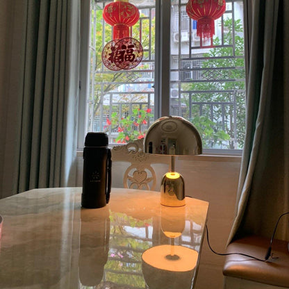 ChimeGlow – Lampe de table élégante inspirée de l’horloge