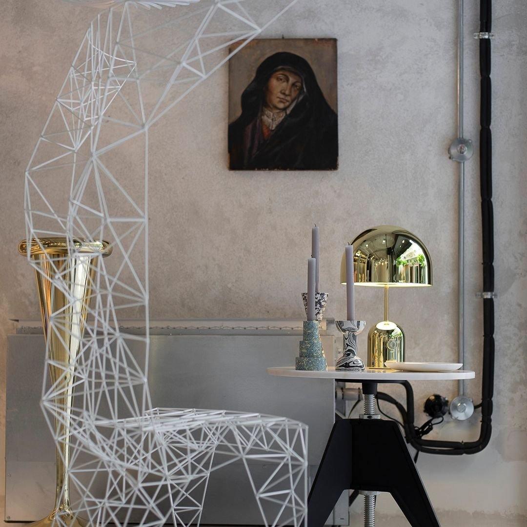 ChimeGlow – Lampe de table élégante inspirée de l’horloge