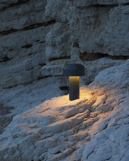 EcoGlow – Lámpara de Mesa LED Recargable con Diseño Portátil