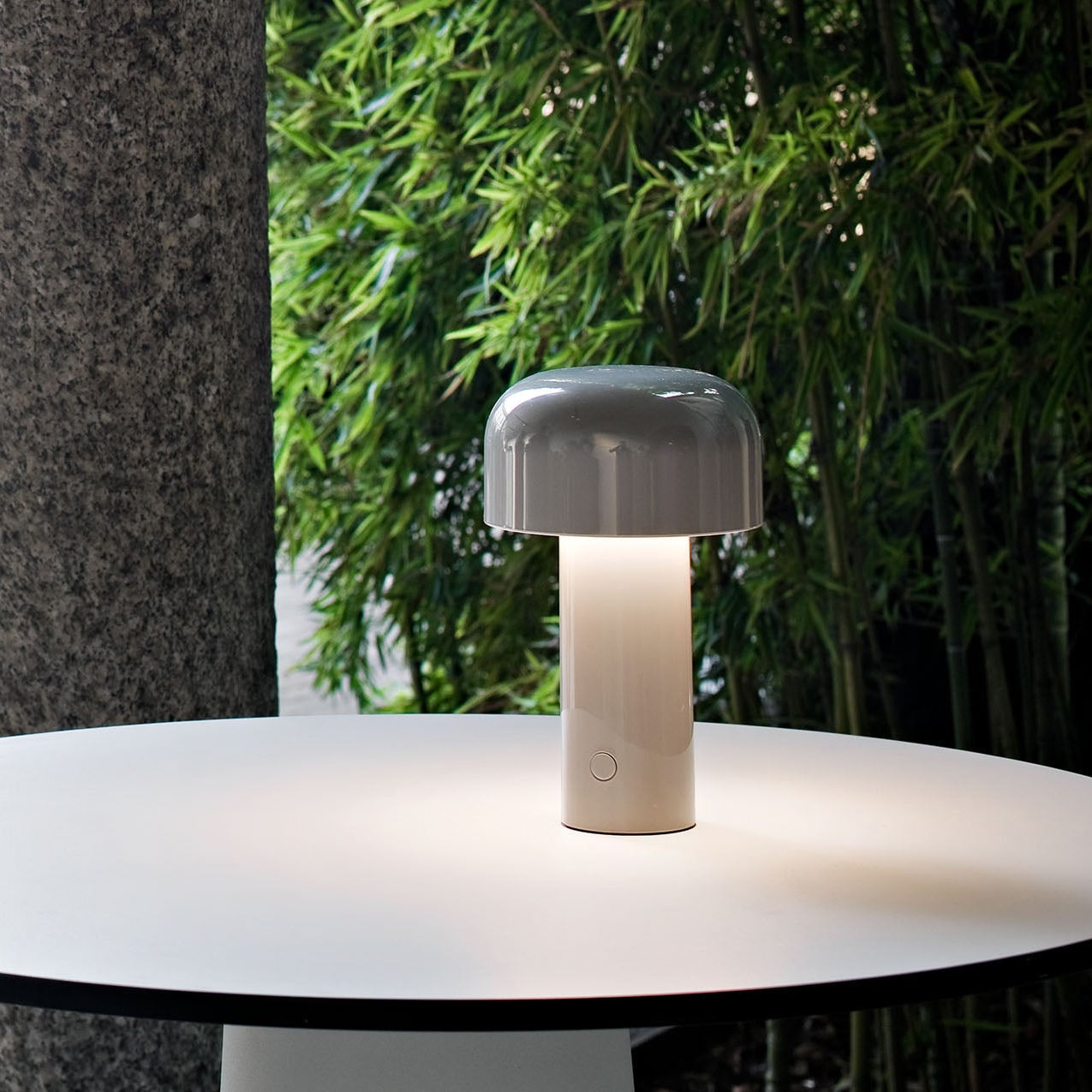 EcoGlow – Lámpara de Mesa LED Recargable con Diseño Portátil