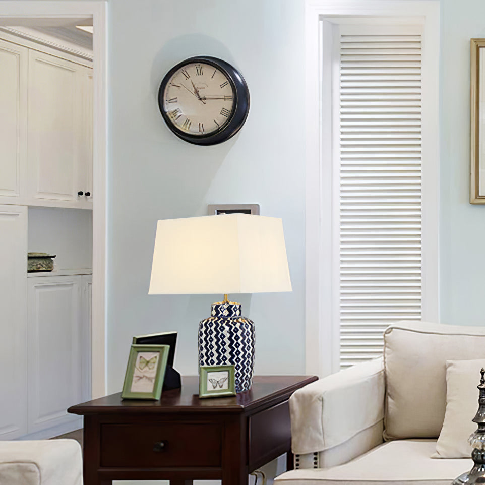 GlowBeryl - Table Lamp with Classic Style and Inviting Glow