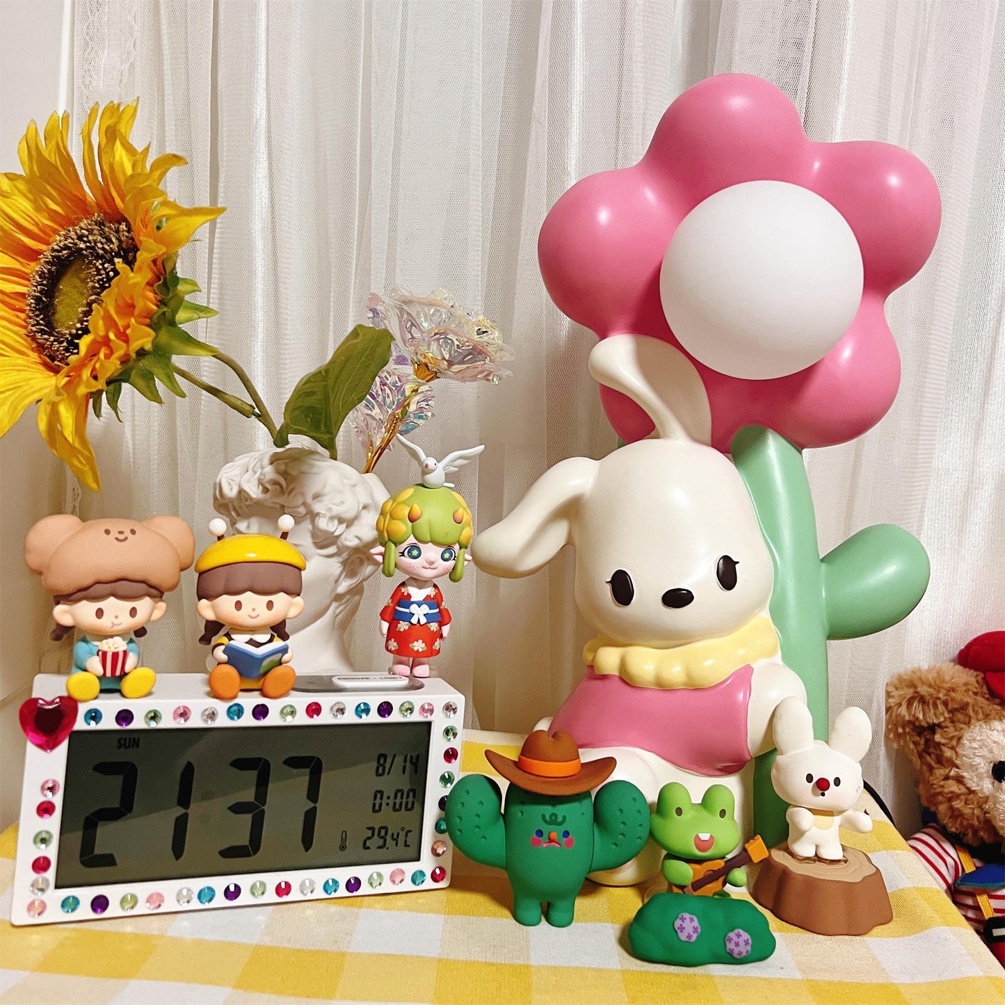 FloraBunny - Table Lamp with Sweet Rabbit and Delicate Flower Design