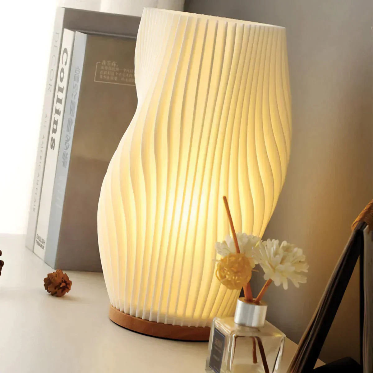 CalmGlow – Lampe de table Wave élégante