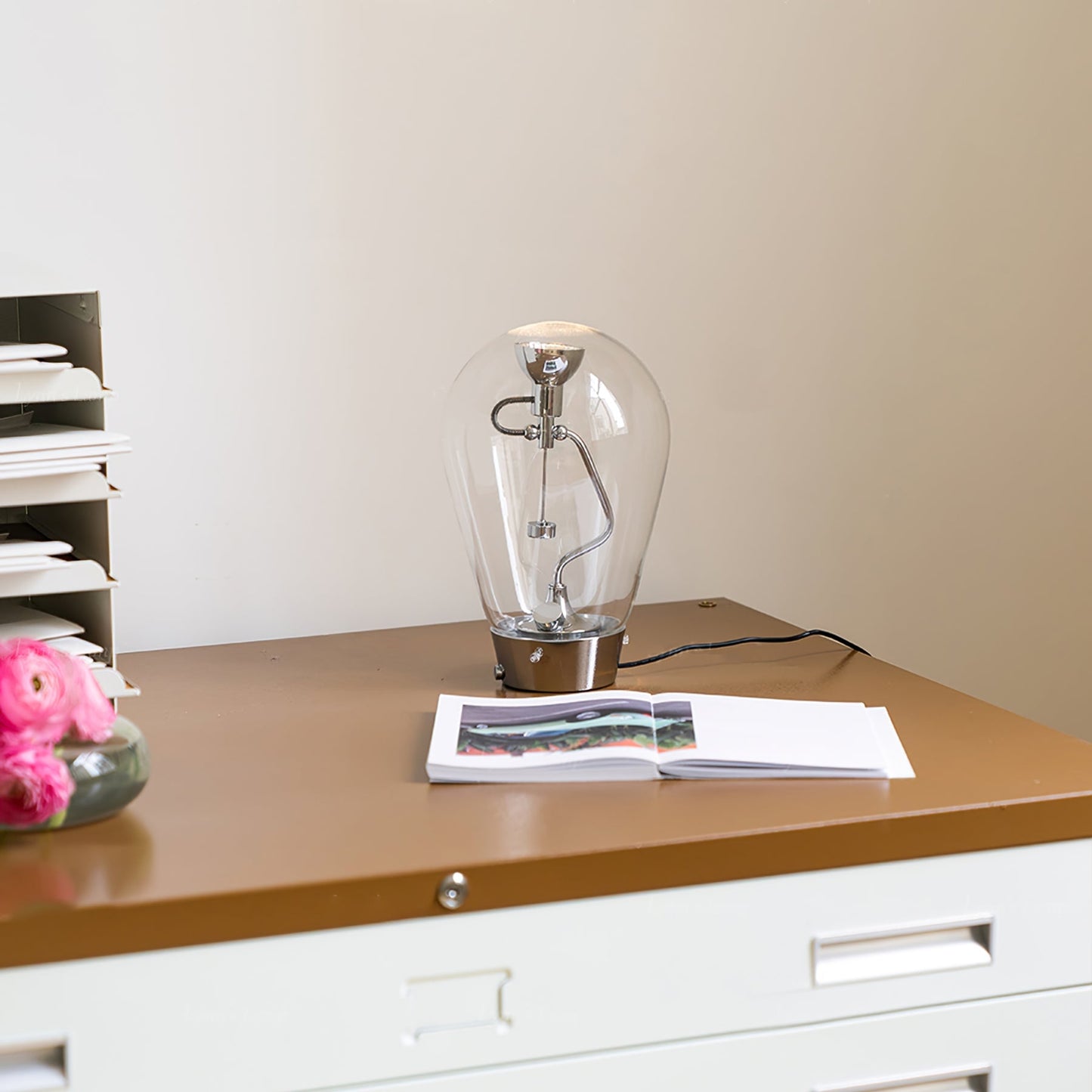 AirLuxe - Stilfuld Bordlampe