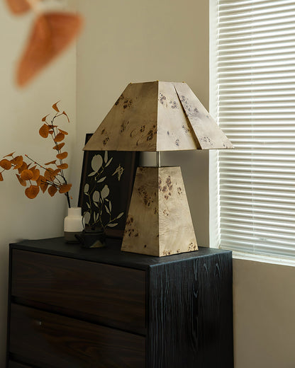 PineAura - Træbordlampe