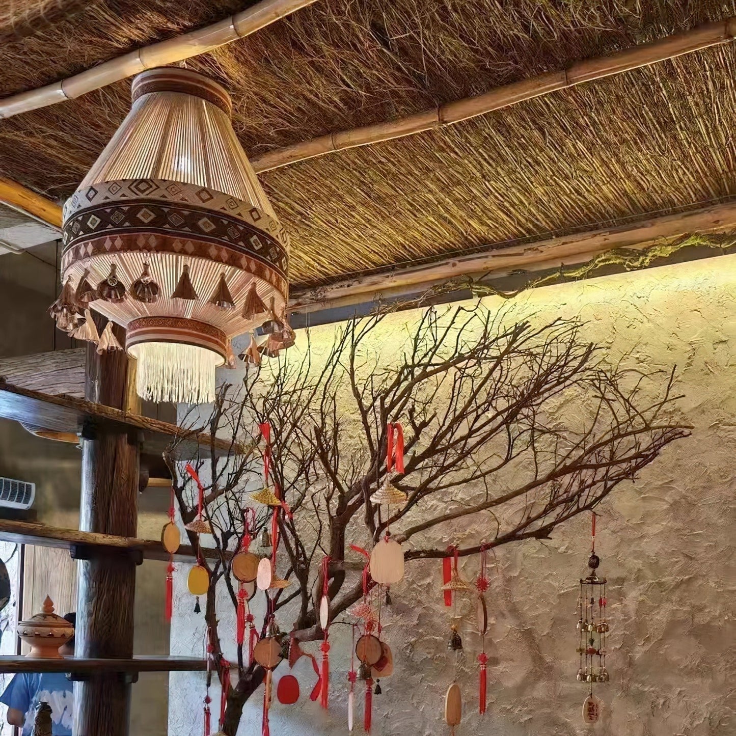 BohoFringe – Artistic Pendant Lamp with Flowing Fringes for Bohemian Charm