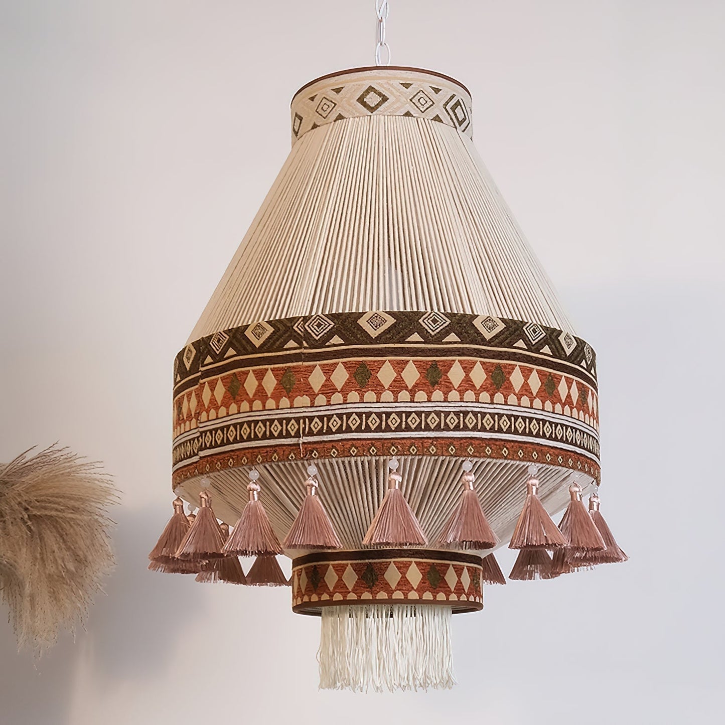 BohoFringe – Artistic Pendant Lamp with Flowing Fringes for Bohemian Charm