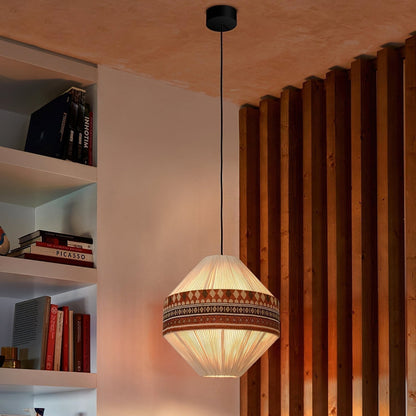 BohoFringe – Artistic Pendant Lamp with Flowing Fringes for Bohemian Charm