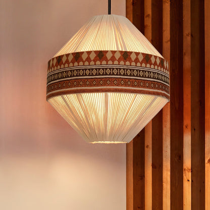 BohoFringe – Artistic Pendant Lamp with Flowing Fringes for Bohemian Charm