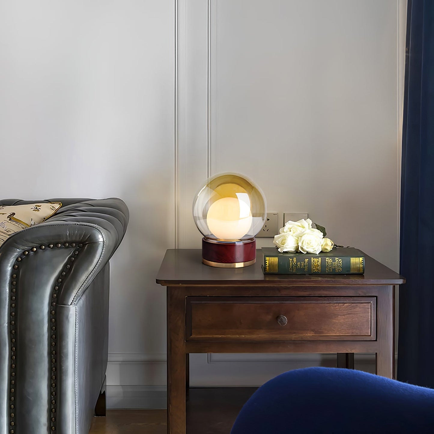 LuxeBoule - Table Lamp with Geometric Shape and Cozy Light Diffusion