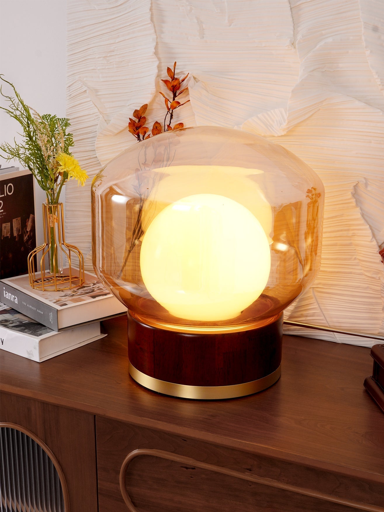 LuxeBoule - Table Lamp with Geometric Shape and Cozy Light Diffusion