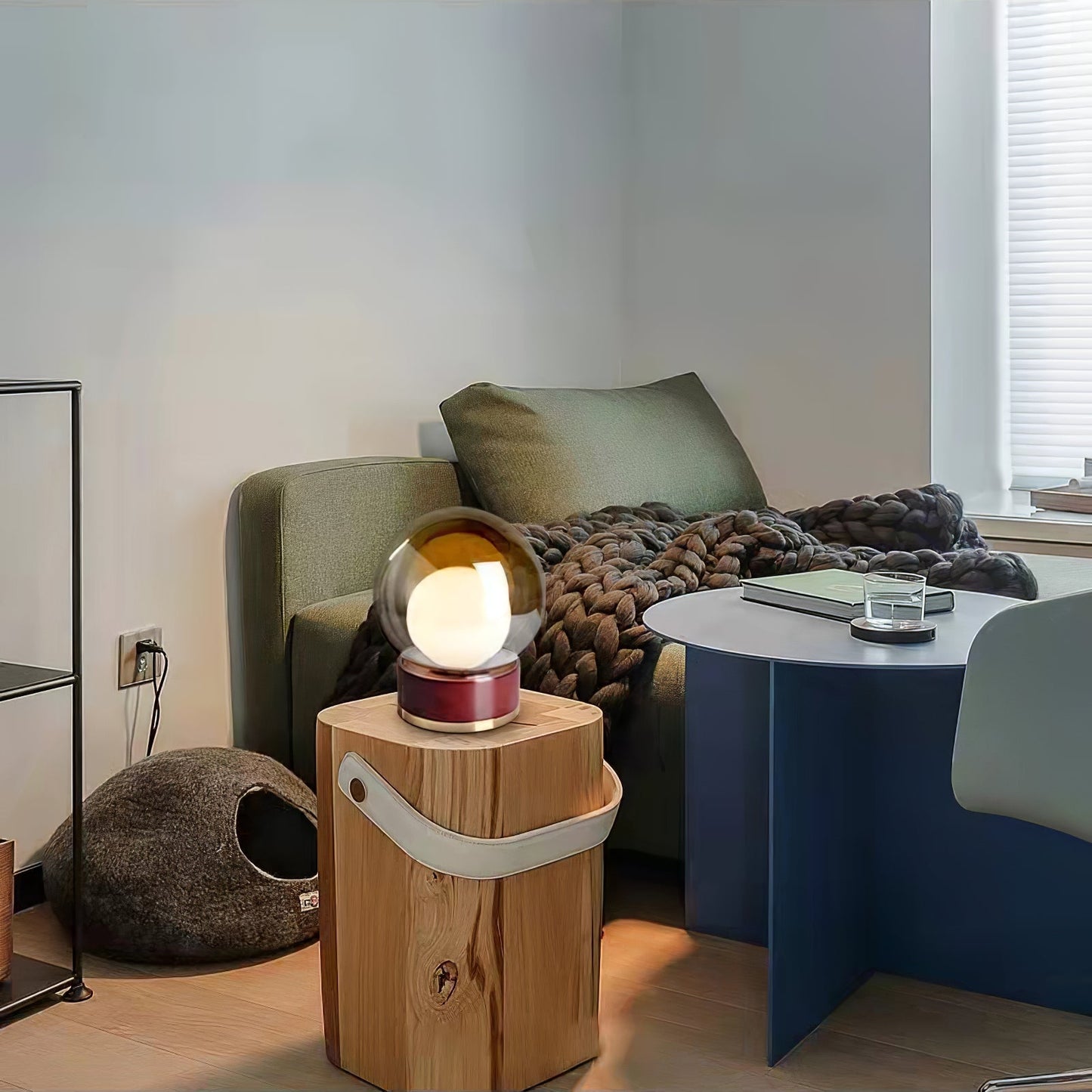 LuxeBoule - Table Lamp with Geometric Shape and Cozy Light Diffusion