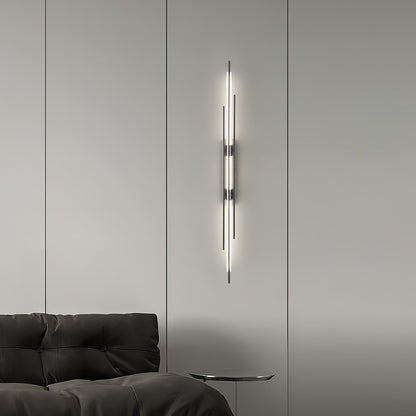 LuxeAura – Lámpara de pared dorada opulenta para espacios elegantes