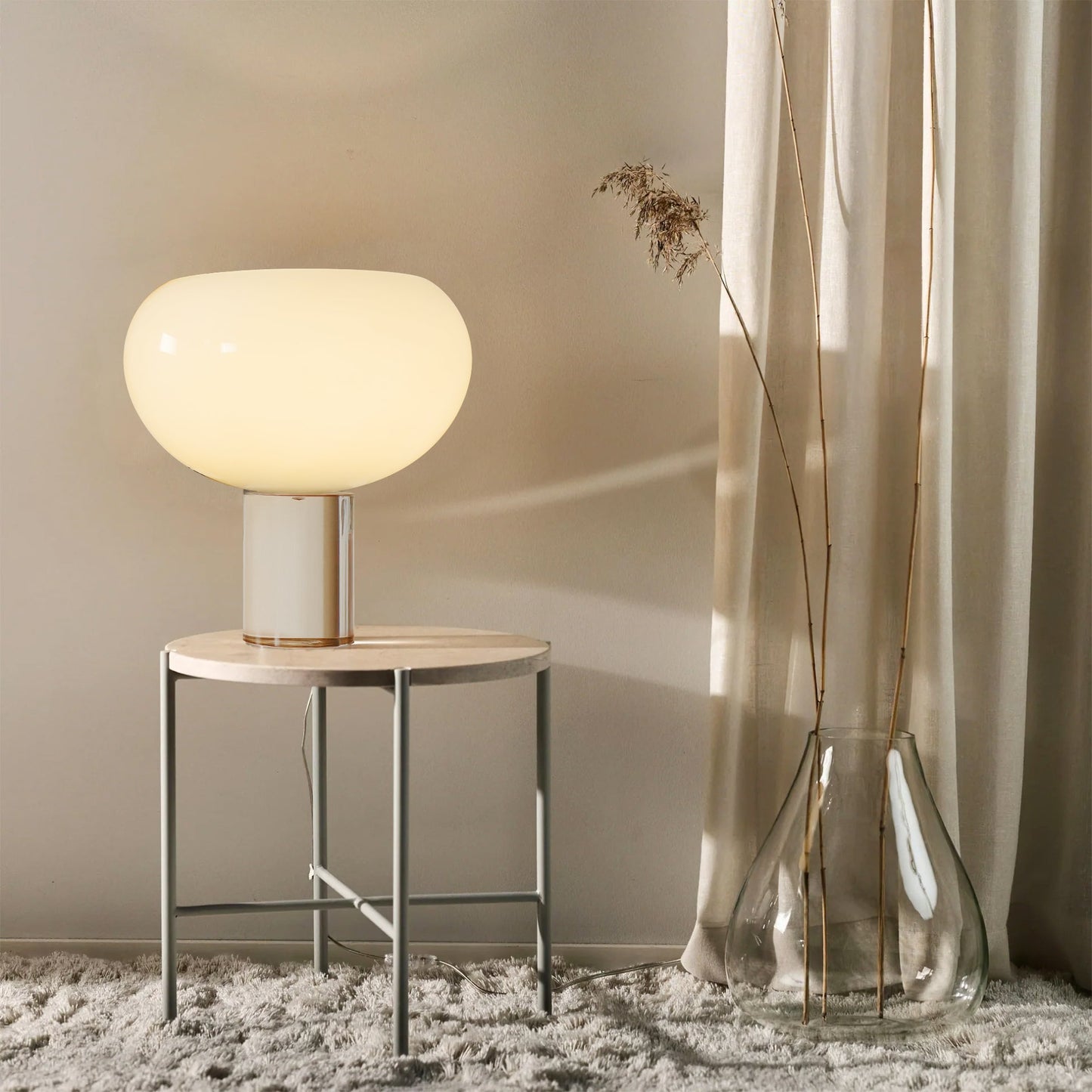 GlowBuds - Moderne Tafel Lamp met Rond Glasontwerp