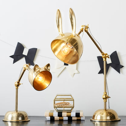 HareLuxe – Lámpara de Mesa con Orejas de Conejo Doradas