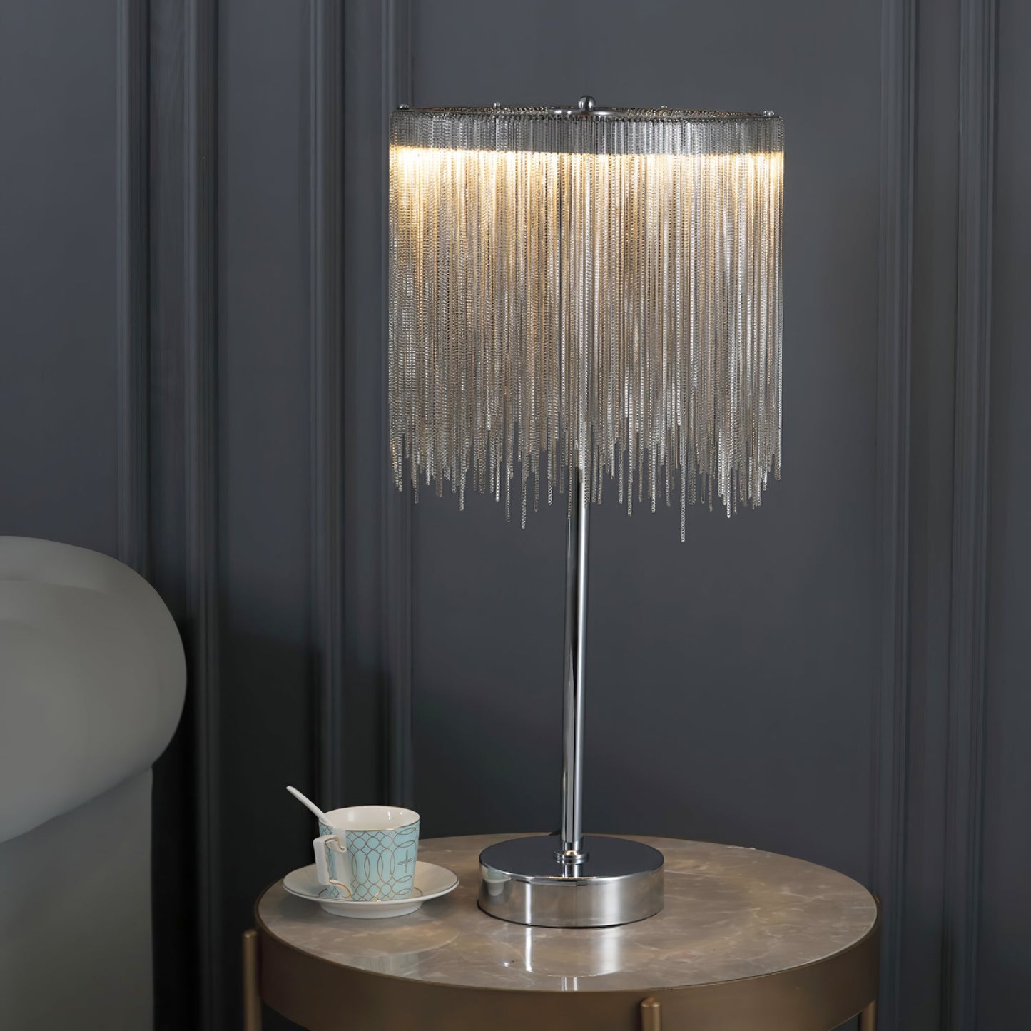 ChicGlow - Table Lamp with Sophisticated Tassel Details and Ambient Lighting