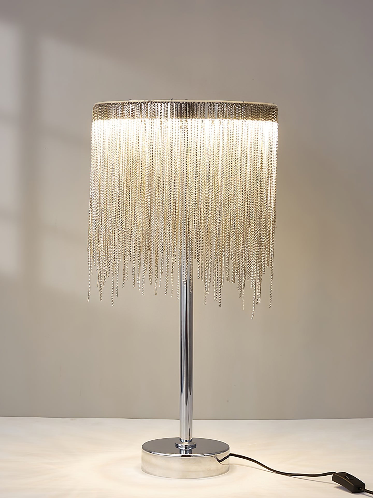 ChicGlow - Table Lamp with Sophisticated Tassel Details and Ambient Lighting