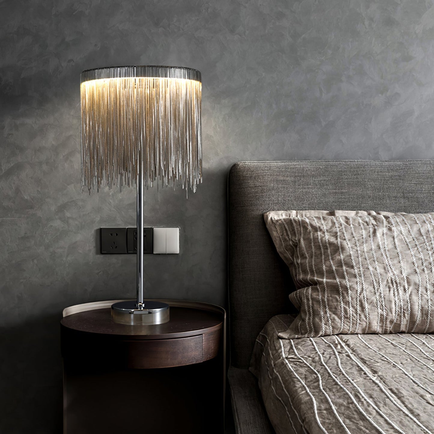 ChicGlow - Table Lamp with Sophisticated Tassel Details and Ambient Lighting
