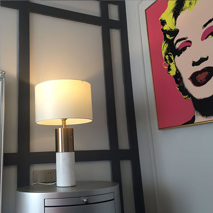 StoneRadiance - Elegant Bordlampe med Marmorbase og Moderne Linjer