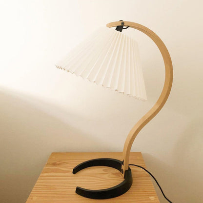 WoodFlow - Lampe de table avec des courbes naturelles et un design en bois