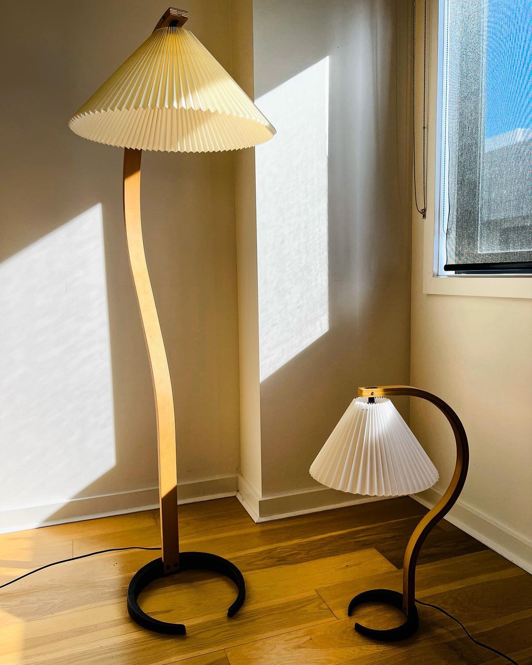 CapriGlow – Raffinata lampada da tavolo scandinava