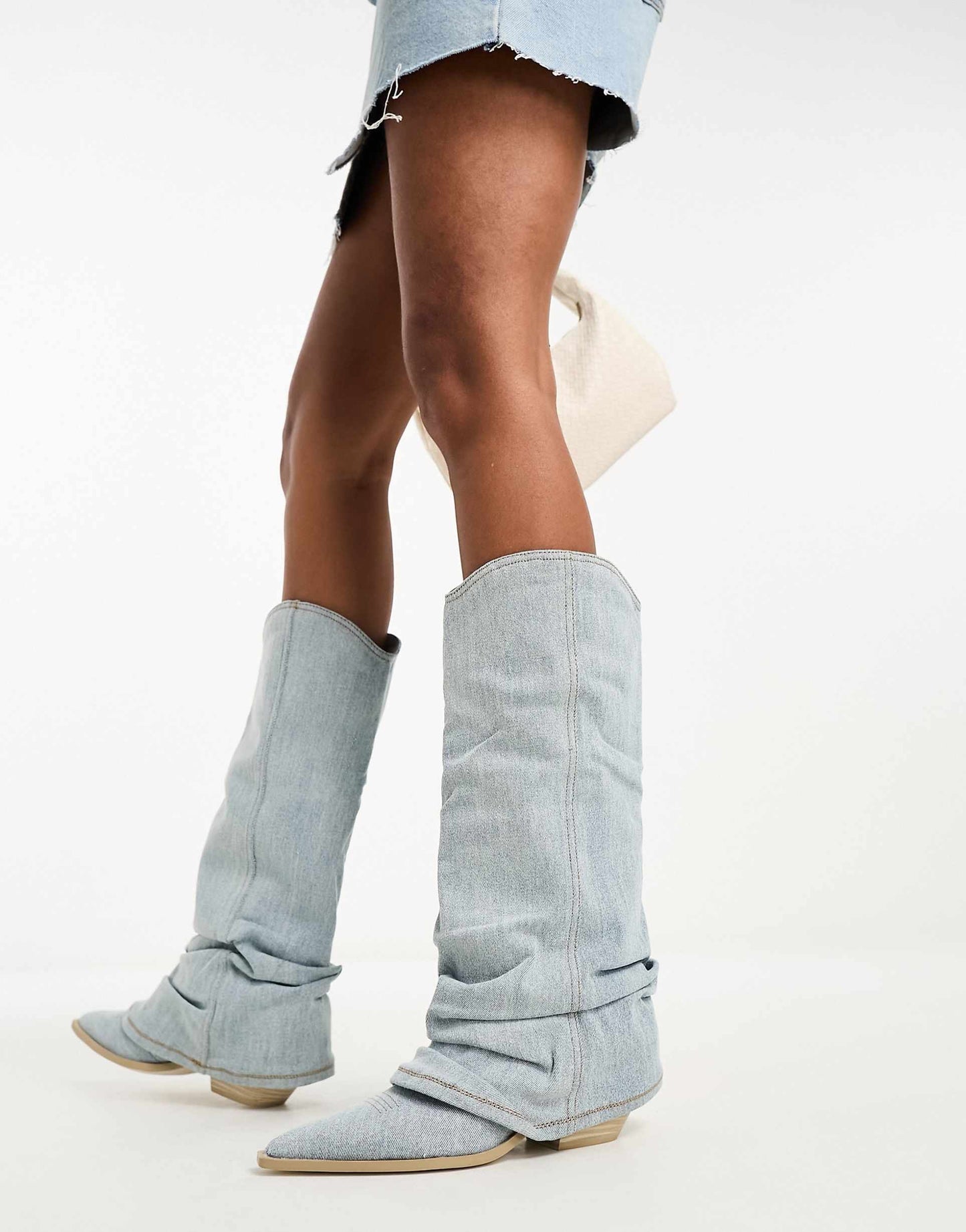 Casual Light Blue Denim Boots with Oversized Shaft and Pointed Toe – Trendy Street Style Footwear 1
