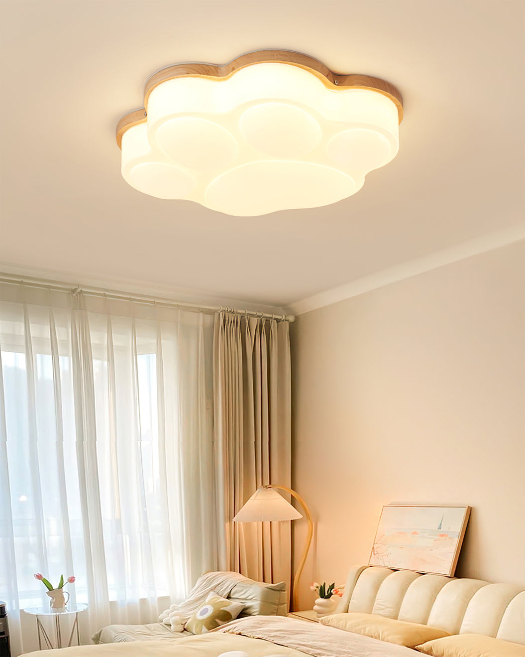 KittyLuxe - Lámpara de Techo con Diseño de Patita de Gato Juguetona y Brillo Sutil