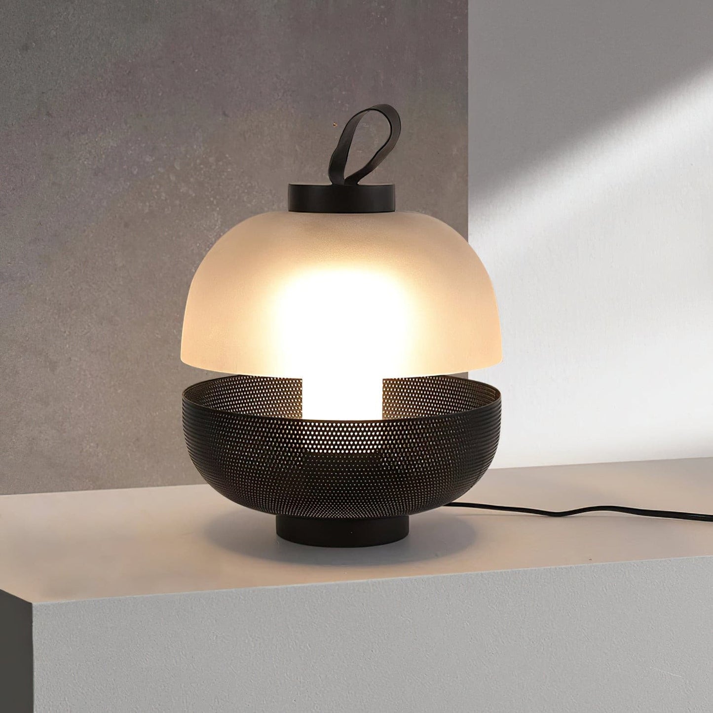 LuxeEra - Lampada da Tavolo con Design Senza Tempo e Illuminazione Morbida