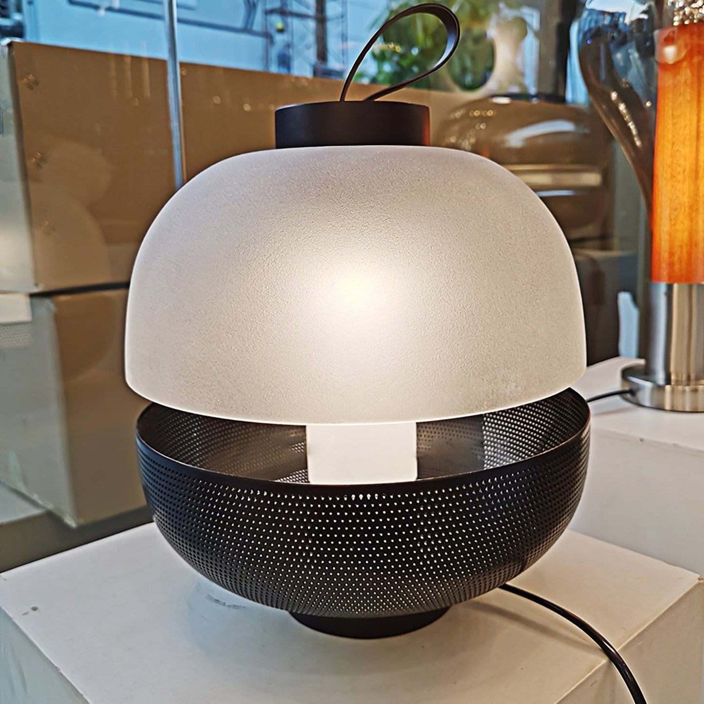 LuxeEra - Lampada da Tavolo con Design Senza Tempo e Illuminazione Morbida