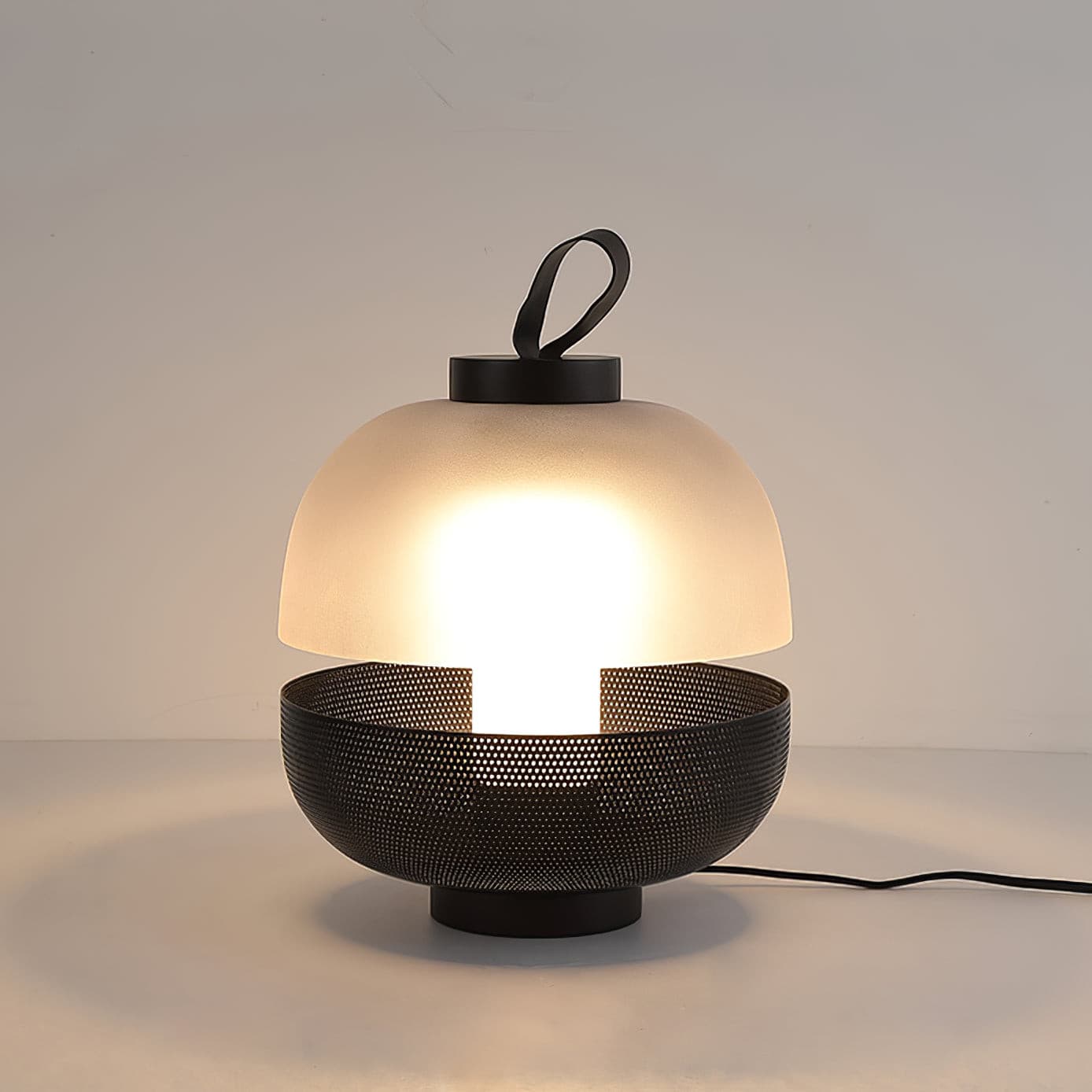 LuxeEra - Lampada da Tavolo con Design Senza Tempo e Illuminazione Morbida