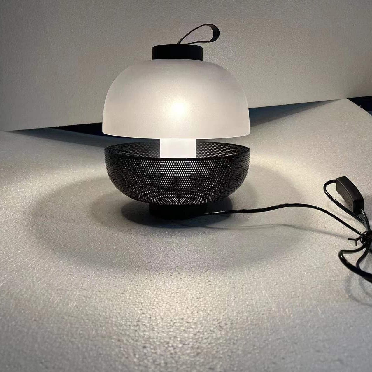 LuxeEra - Lampada da Tavolo con Design Senza Tempo e Illuminazione Morbida