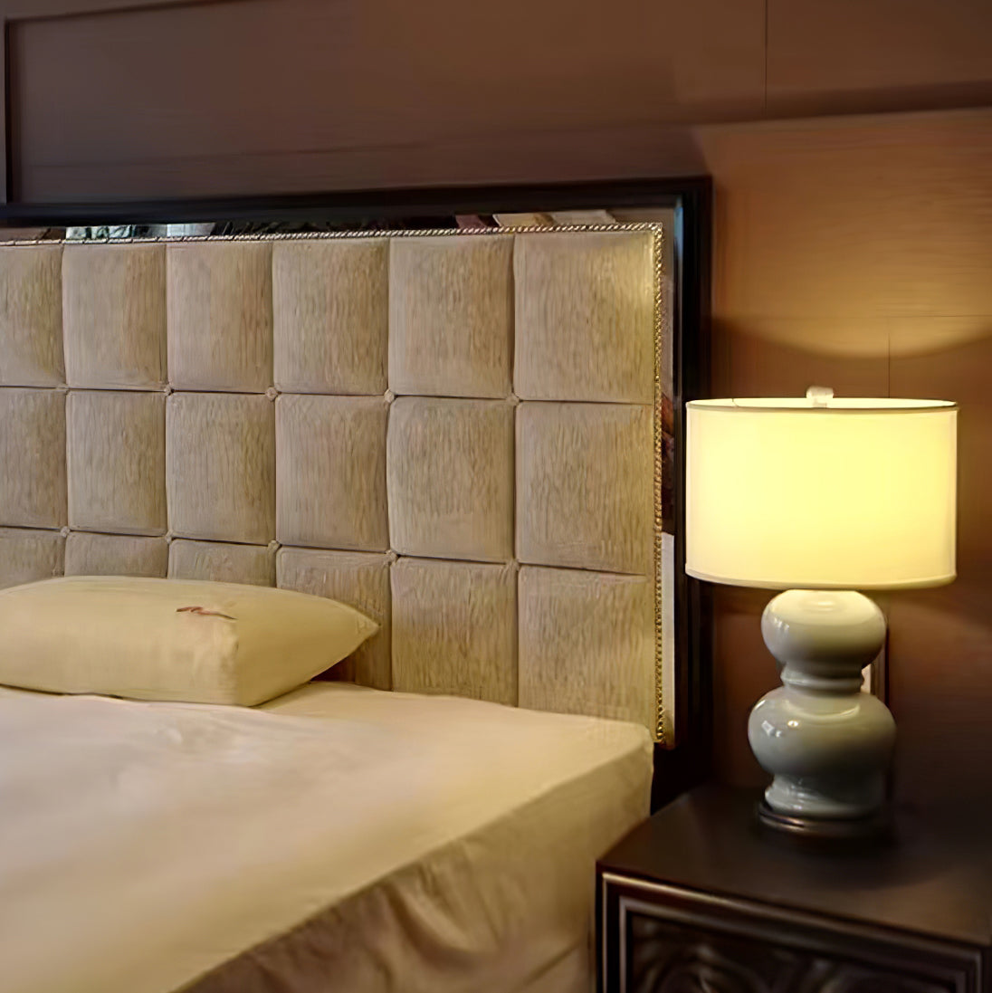 CeramicznaKula - Lampa Stołowa w Kształcie Dyni z Przytulnym Blaskiem