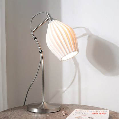 LumeCurve – Elegant Ceramic Table Lamp with Ribbed Texture