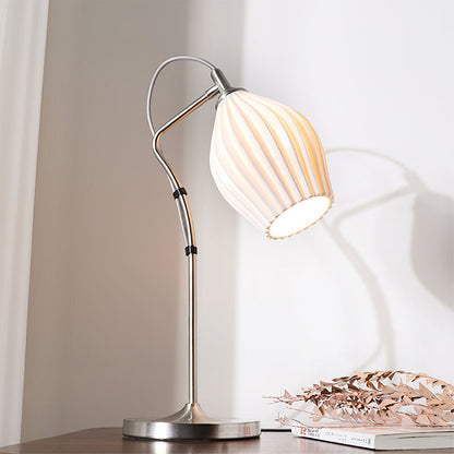 LumeCurve – Elegant Ceramic Table Lamp with Ribbed Texture