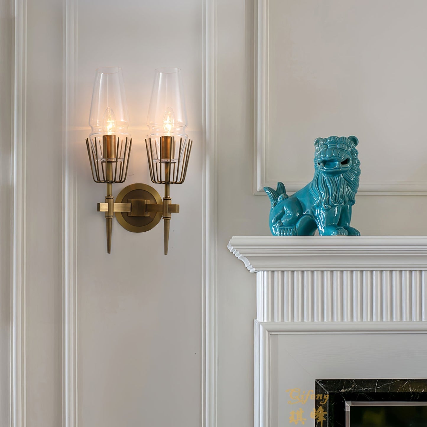 GoldGleam – Elegant Black and Gold Wall Lamp for a Luxe Look