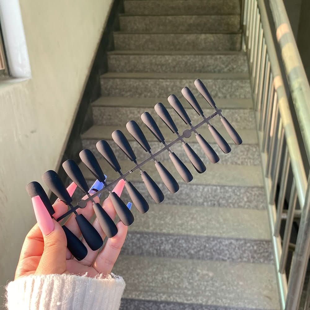 ChicNails Matte Press-On Nails – Elegant Artificial Nails in 13 Colors 8